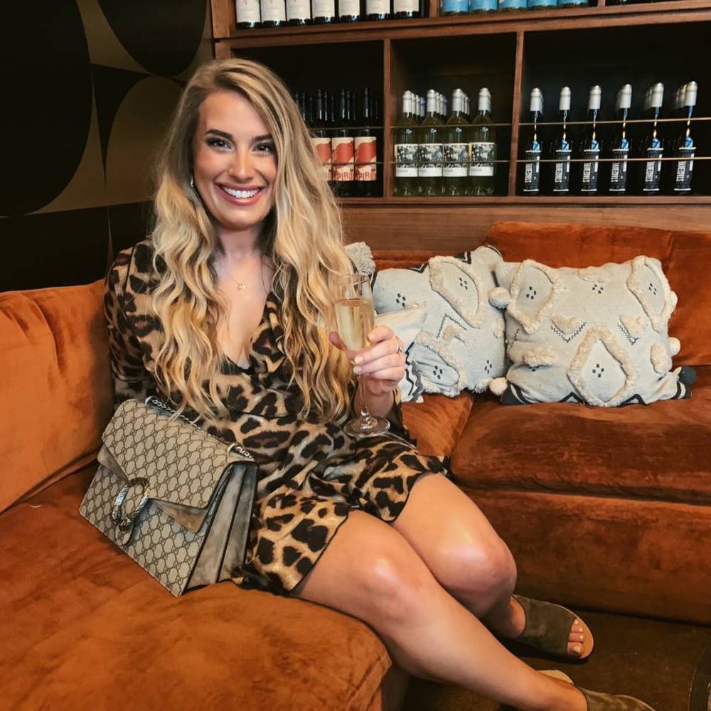 Meet your Posher, Caitlin